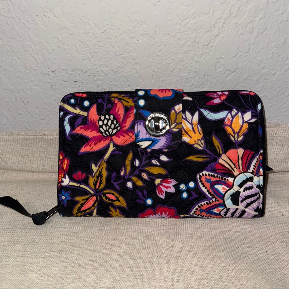 Vera Bradley RFID Smartphone Wristlet